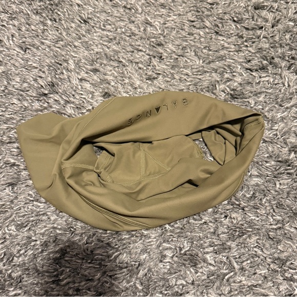 Vitality Balance Athletica Short Shorts - olive green size medium - Picture 3 of 6